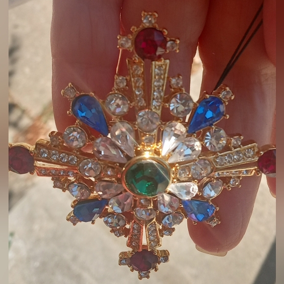 Trifari TM 1989 Jewels Of India Rhinestones Maltese Cross VTG Brooch - Picture 7 of 16